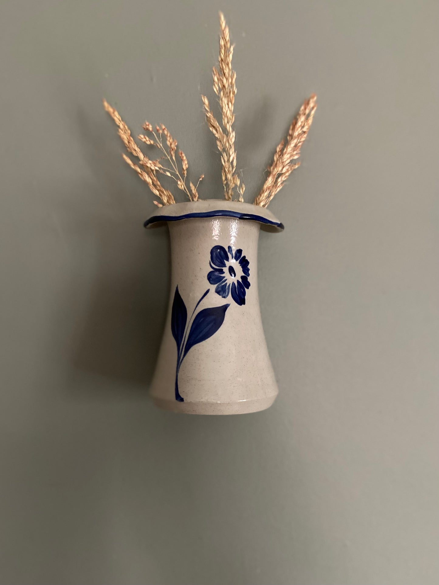 Williamsburg Pottery Wall Hanging Vase