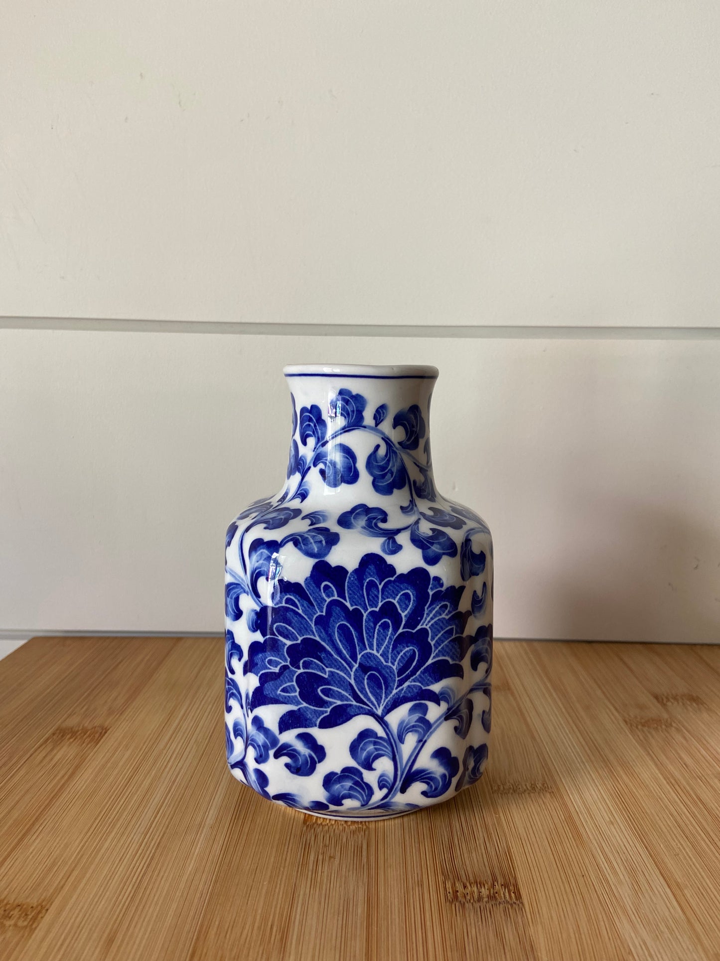 Matching Blue and White Vases Set